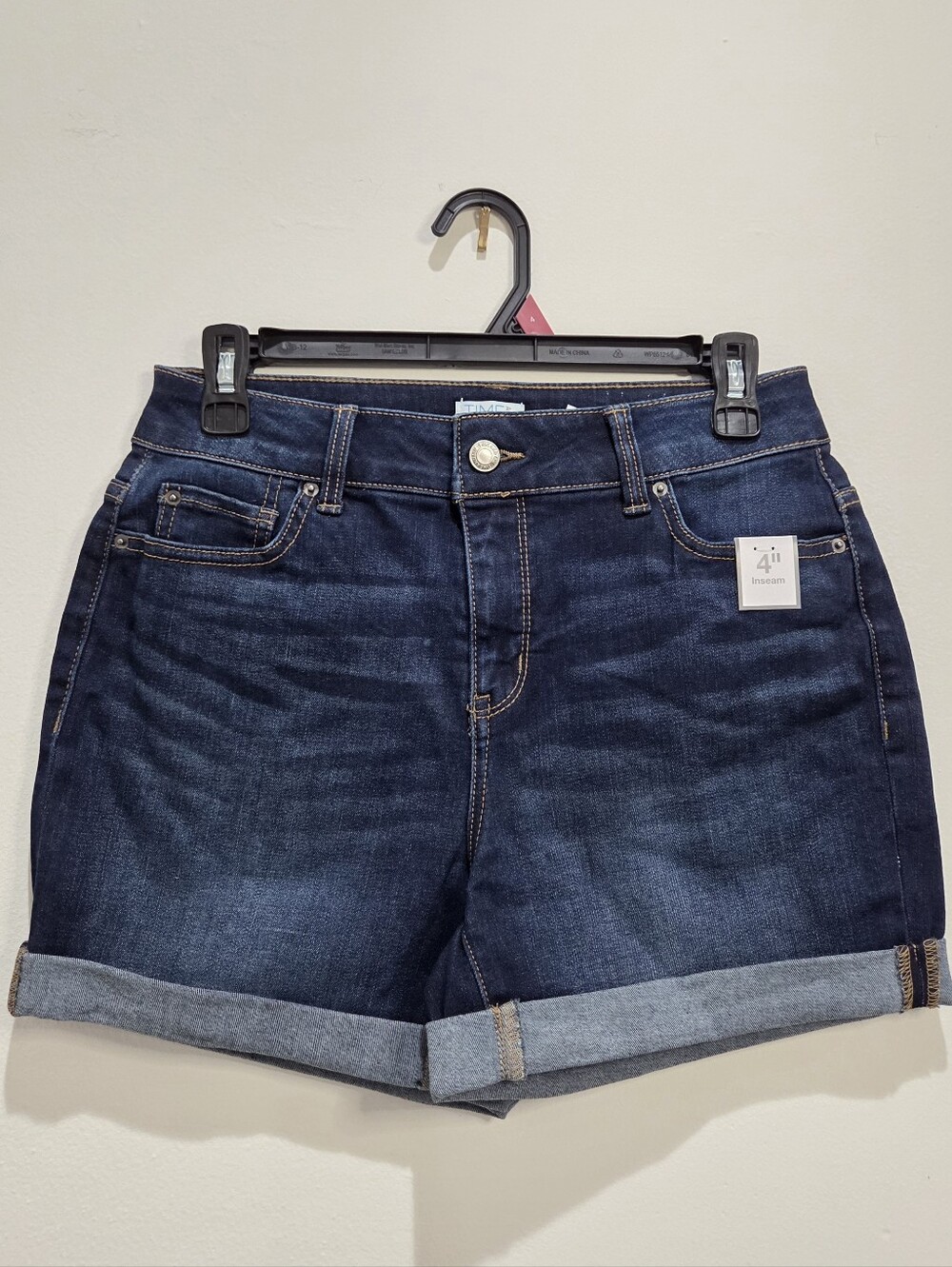 Womens Time & Tru Dark Wash Mid Rise Cuffed Denim Shorts Whiskers 4" inseam NWT